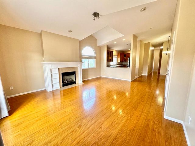 535 F Avenue 4, Coronado, CA 92118