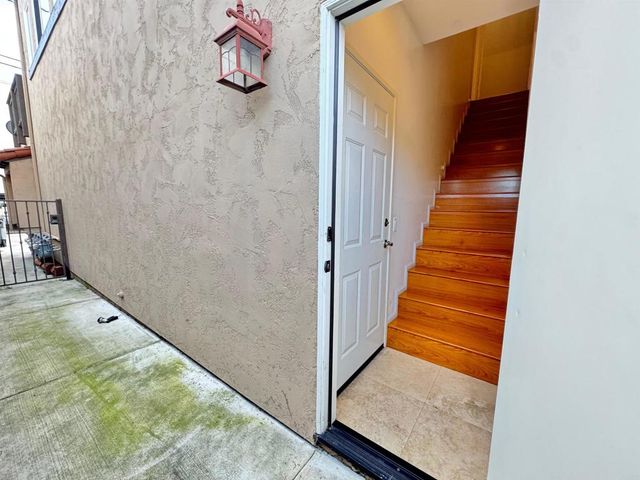 535 F Avenue 4, Coronado, CA 92118