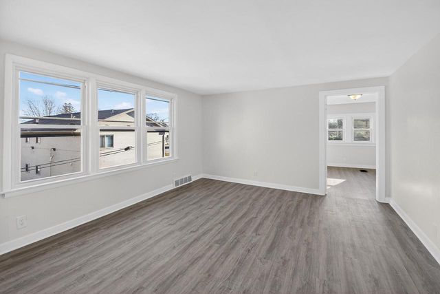 1824 Rapids DRIVE, Racine, WI 53404