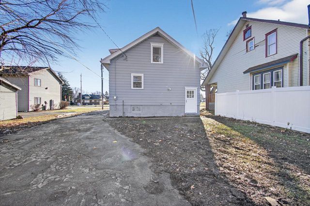 1824 Rapids DRIVE, Racine, WI 53404