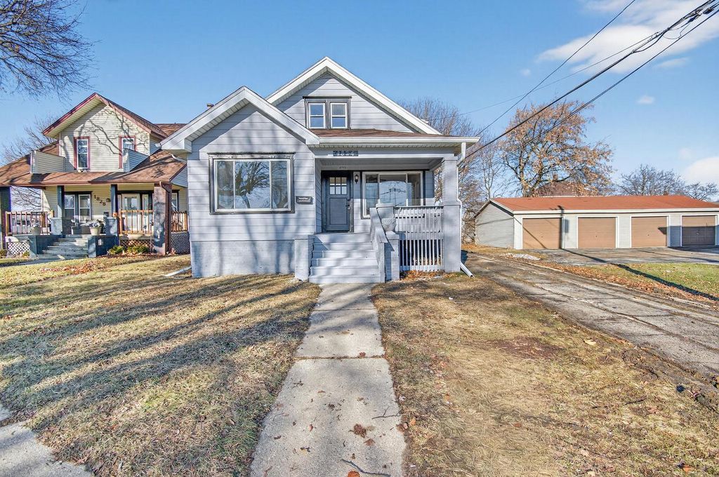 1824 Rapids DRIVE, Racine, WI 53404