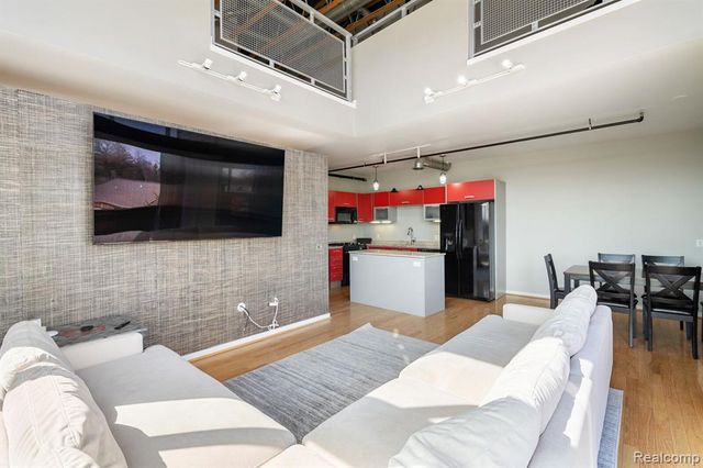 614 S Troy Street 204, Royal Oak, MI 48067