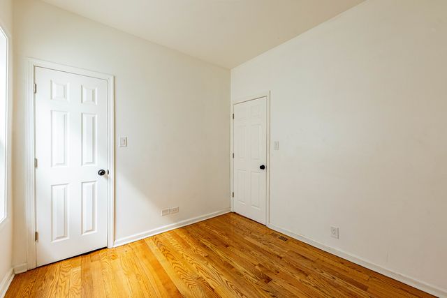 7601 S Rhodes Avenue, Chicago, IL 60619