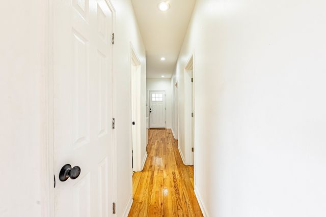 7601 S Rhodes Avenue, Chicago, IL 60619