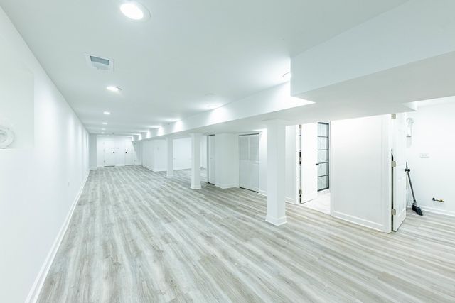 7601 S Rhodes Avenue, Chicago, IL 60619