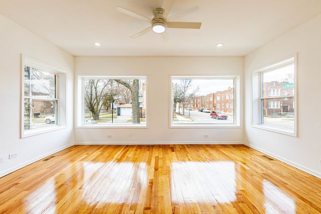7601 S Rhodes Avenue, Chicago, IL 60619