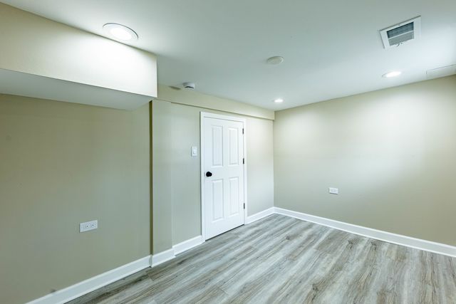7601 S Rhodes Avenue, Chicago, IL 60619