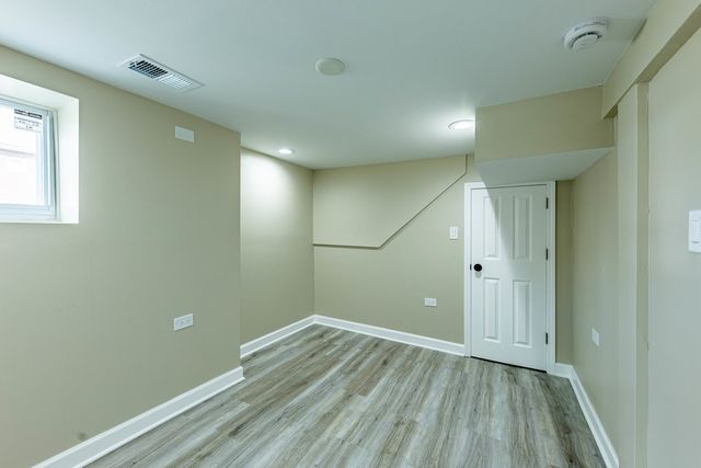 7601 S Rhodes Avenue, Chicago, IL 60619