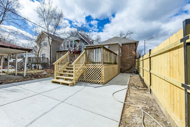 7601 S Rhodes Avenue, Chicago, IL 60619