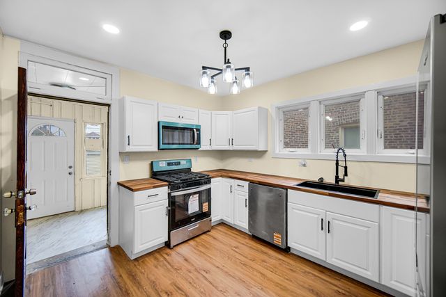 8541 S Paulina Street, Chicago, IL 60620
