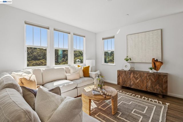 24170 Amaranth Loop, Hayward, CA 94541