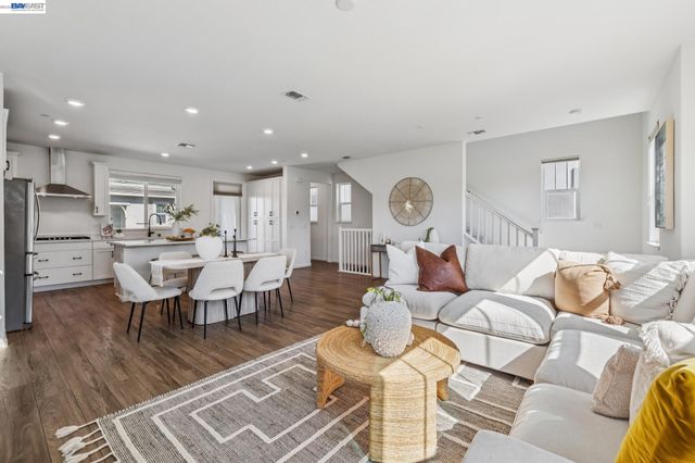 24170 Amaranth Loop, Hayward, CA 94541