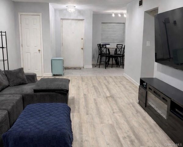 83 Gauguin Court 83, Middle Island, NY 11953