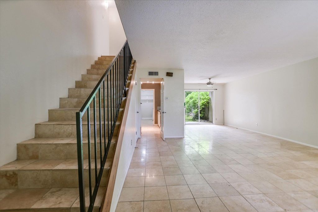 700 Castle Ridge RD C, Austin, TX 78746