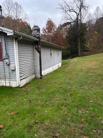 1599 Buckeye Branch Road, Flat Lick, KY 40935