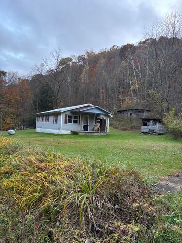1599 Buckeye Branch Road, Flat Lick, KY 40935