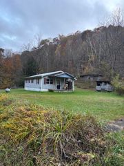 1599 Buckeye Branch Road, Flat Lick, KY 40935