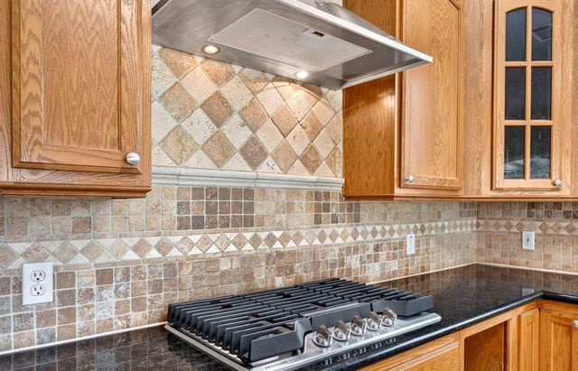 17027 Champions Lakeway, Tomball, TX 77375