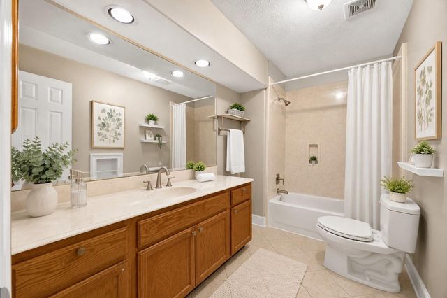 17027 Champions Lakeway, Tomball, TX 77375