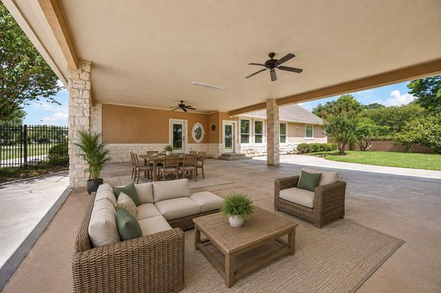17027 Champions Lakeway, Tomball, TX 77375