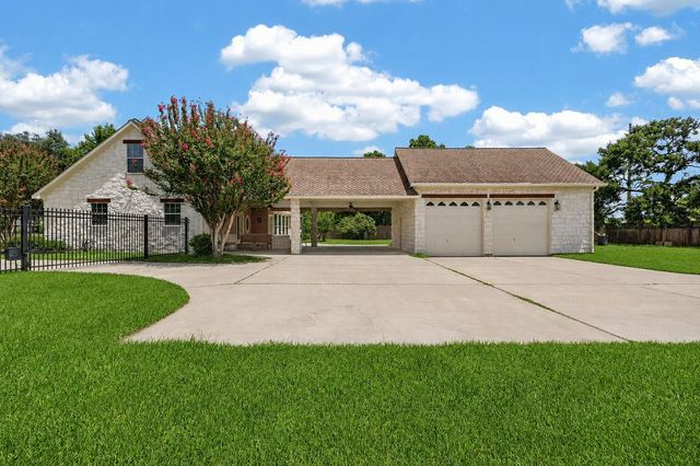 17027 Champions Lakeway, Tomball, TX 77375