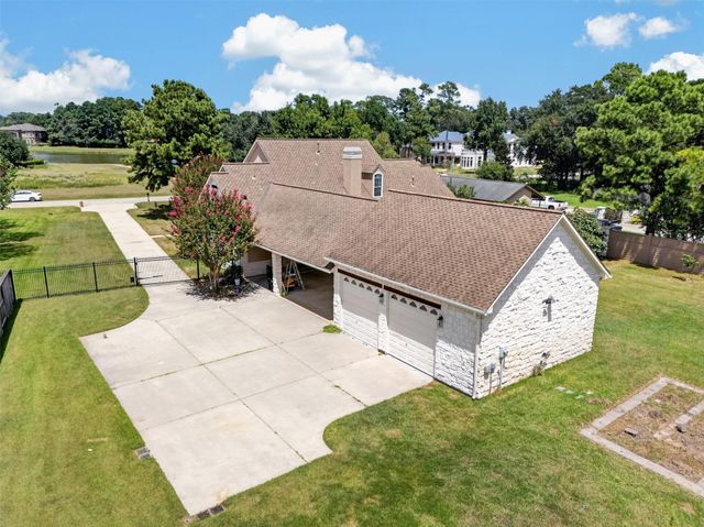 17027 Champions Lakeway, Tomball, TX 77375