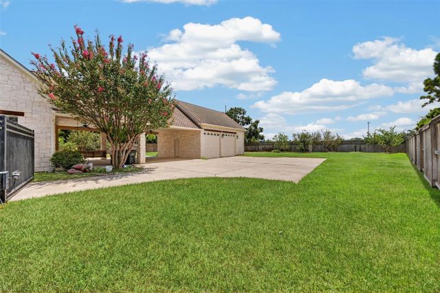 17027 Champions Lakeway, Tomball, TX 77375