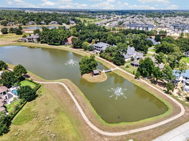 17027 Champions Lakeway, Tomball, TX 77375