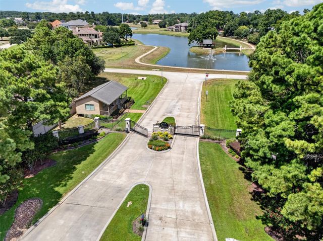 17027 Champions Lakeway, Tomball, TX 77375