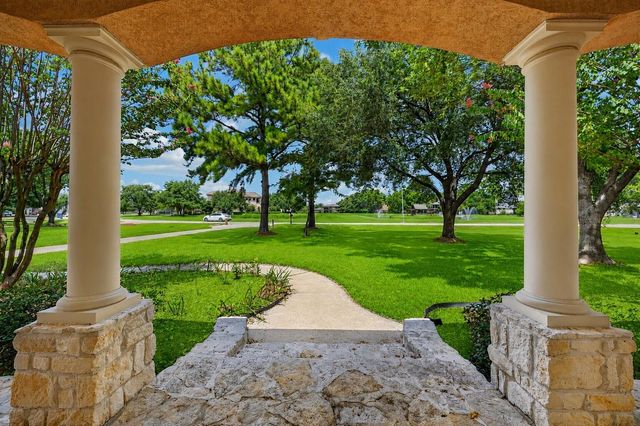 17027 Champions Lakeway, Tomball, TX 77375