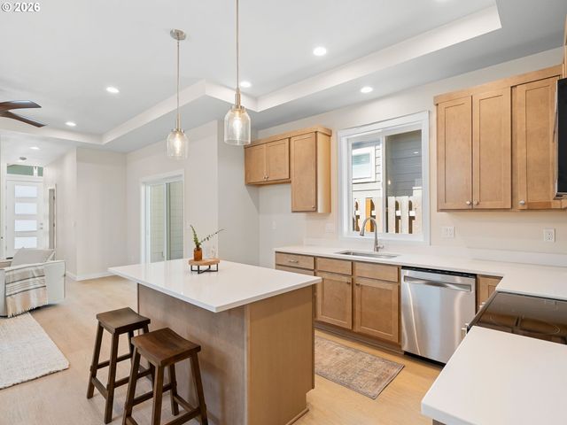 20661 Ne Thompson Ter, Fairview, OR 97024