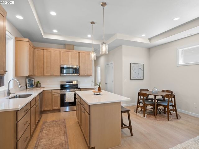 20661 Ne Thompson Ter, Fairview, OR 97024