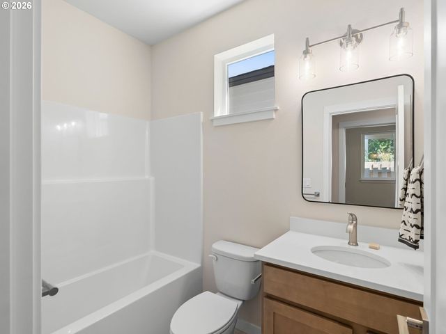 20661 Ne Thompson Ter, Fairview, OR 97024