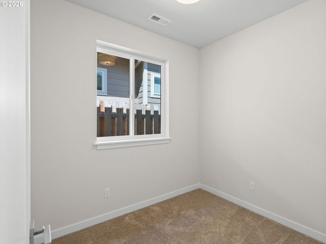 20661 Ne Thompson Ter, Fairview, OR 97024