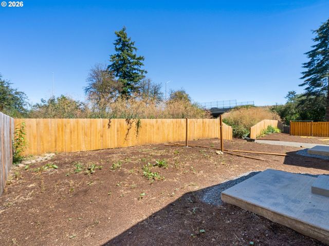 20661 Ne Thompson Ter, Fairview, OR 97024