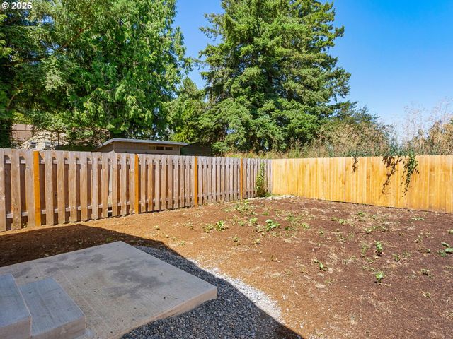 20661 Ne Thompson Ter, Fairview, OR 97024