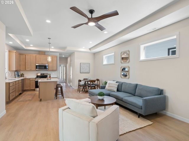 20661 Ne Thompson Ter, Fairview, OR 97024