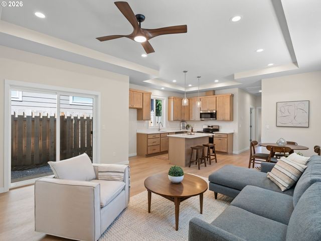 20661 Ne Thompson Ter, Fairview, OR 97024