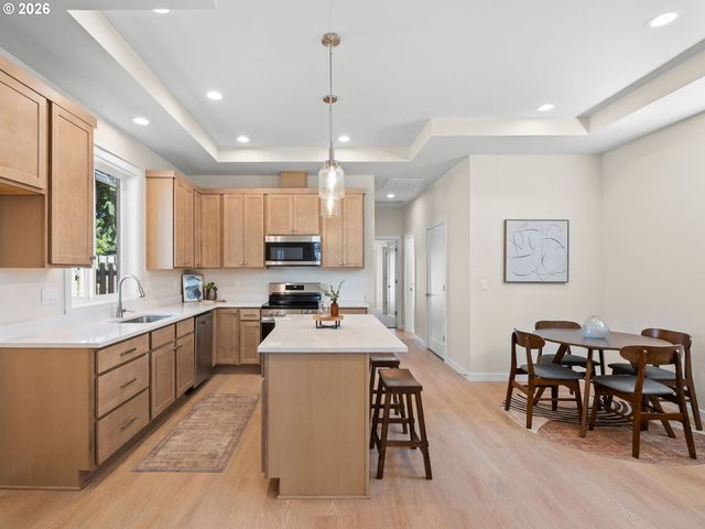 20661 Ne Thompson Ter, Fairview, OR 97024