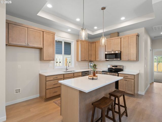 20661 Ne Thompson Ter, Fairview, OR 97024
