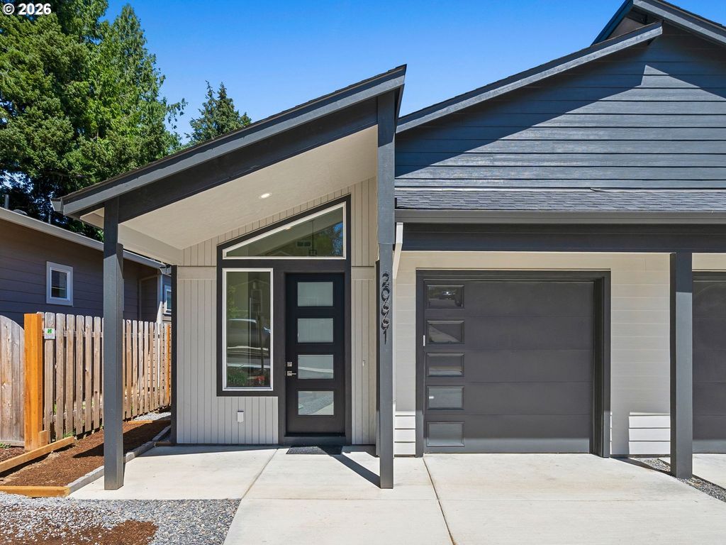 20661 Ne Thompson Ter, Fairview, OR 97024