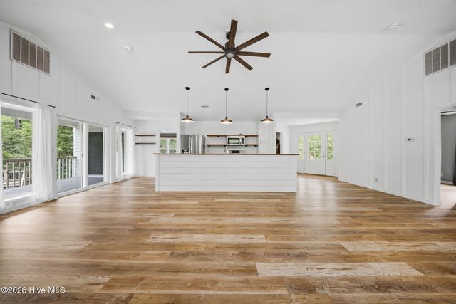 614 Cape Fear Drive, Burgaw, NC 28425