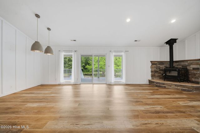 614 Cape Fear Drive, Burgaw, NC 28425