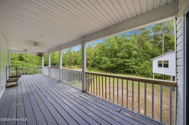 614 Cape Fear Drive, Burgaw, NC 28425