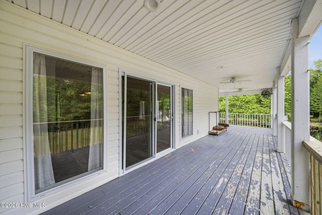 614 Cape Fear Drive, Burgaw, NC 28425
