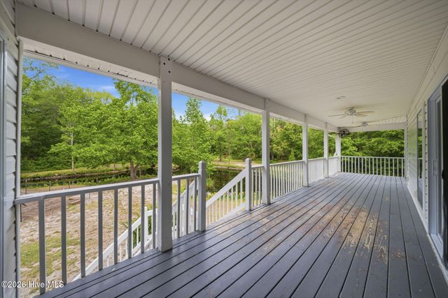 614 Cape Fear Drive, Burgaw, NC 28425