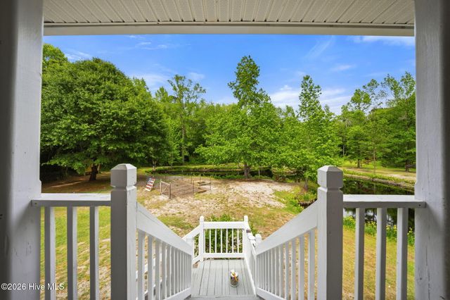 614 Cape Fear Drive, Burgaw, NC 28425