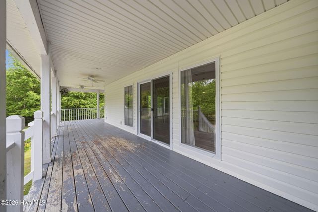 614 Cape Fear Drive, Burgaw, NC 28425