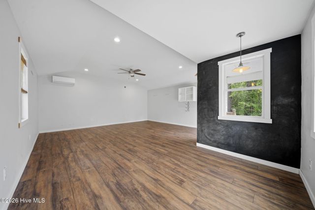 614 Cape Fear Drive, Burgaw, NC 28425