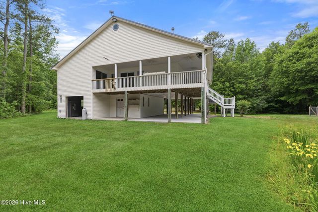 614 Cape Fear Drive, Burgaw, NC 28425